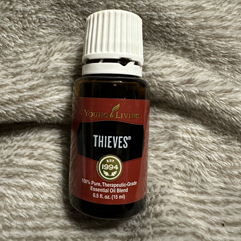 15ml Thieves essential oil
